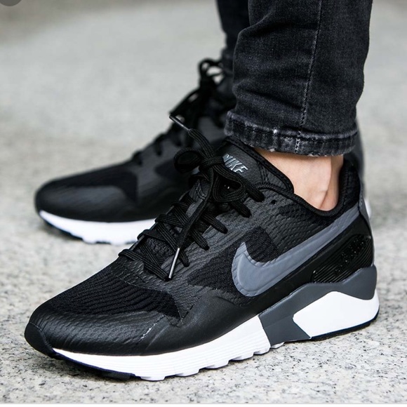 nike air pegasus 92 black